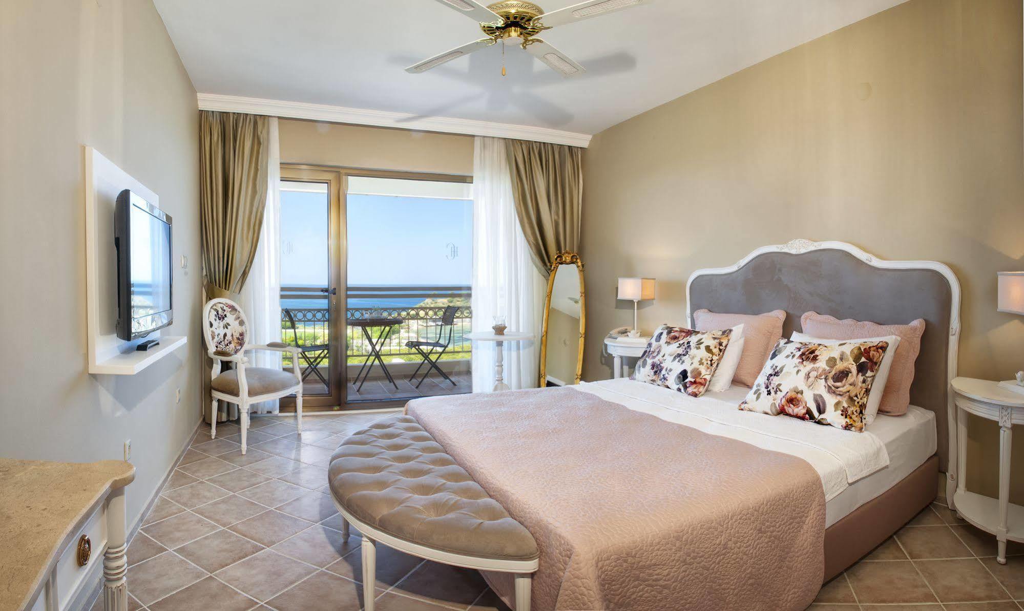 Hotel Carina Kusadası Eksteriør billede